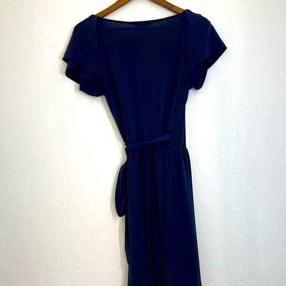 BCBGeneration - Navy Blue Stretch Wrap With Pleat Flutter Shoulders Dress Size M - Picture 13 of 13